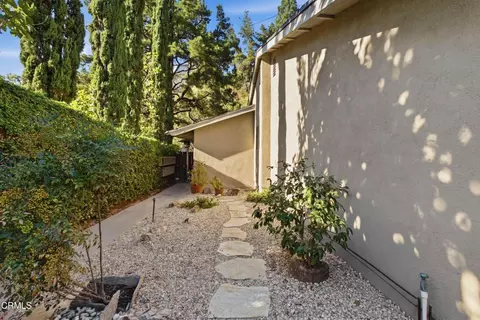 Exterior - 3616 E Chevy Chase Dr, Glendale, CA 91206 photo 8 of 17