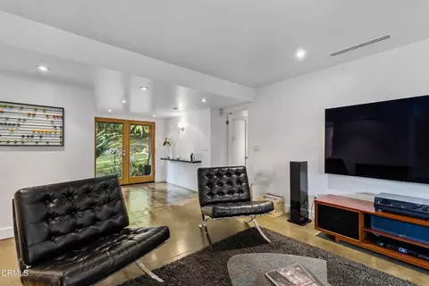 Living - 3616 E Chevy Chase Dr, Glendale, CA 91206 photo 4 of 4