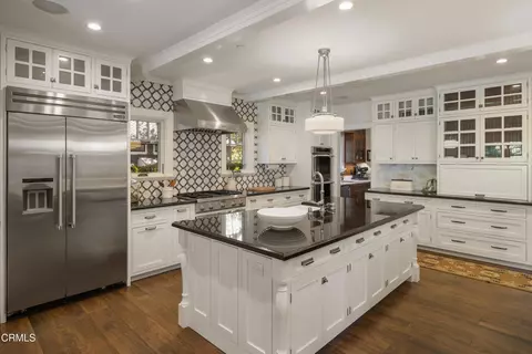 Kitchen - 303 Markham Pl, Pasadena, CA 91105 photo 3 of 6