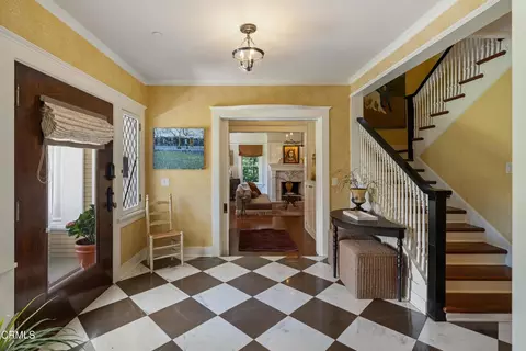 Entry Way - 303 Markham Pl, Pasadena, CA 91105 photo 1 of 6