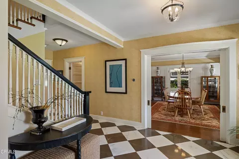 Entry Way - 303 Markham Pl, Pasadena, CA 91105 photo 3 of 6
