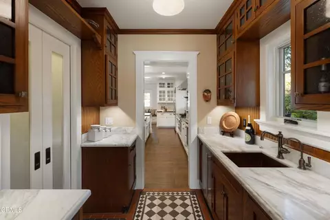 Kitchen - 303 Markham Pl, Pasadena, CA 91105 photo 5 of 6