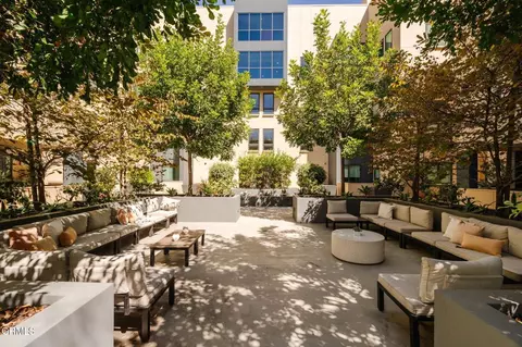 Exterior - 39 S Los Robles Ave #5005, Pasadena, CA 91101 photo 3 of 7