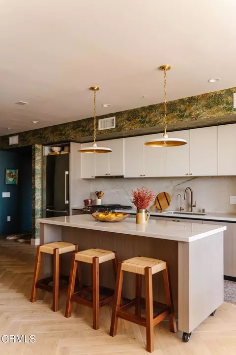 Kitchen - 39 S Los Robles Ave #5005, Pasadena, CA 91101 photo 3 of 5