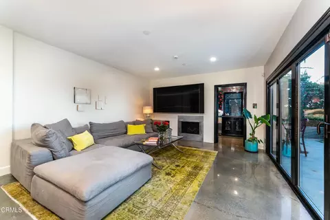 Living - 1411 Edgehill Pl, Pasadena, CA 91103 photo 6 of 7