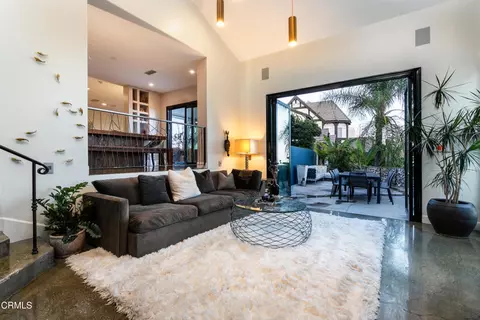 Living - 1411 Edgehill Pl, Pasadena, CA 91103 photo 1 of 7