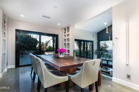 Dining - 1411 Edgehill Pl, Pasadena, CA 91103 photo 4 of 7