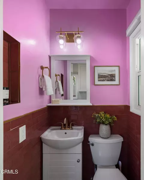 Bath - 781 Morada Pl, Altadena, CA 91001 photo 1 of 3