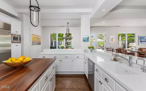 Kitchen - 1667 San Pasqual St, Pasadena, CA 91106 photo 4 of 5