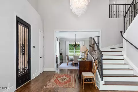 Entry Way - 1667 San Pasqual St, Pasadena, CA 91106 photo 2 of 3
