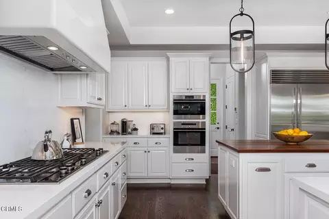 Kitchen - 1667 San Pasqual St, Pasadena, CA 91106 photo 3 of 5