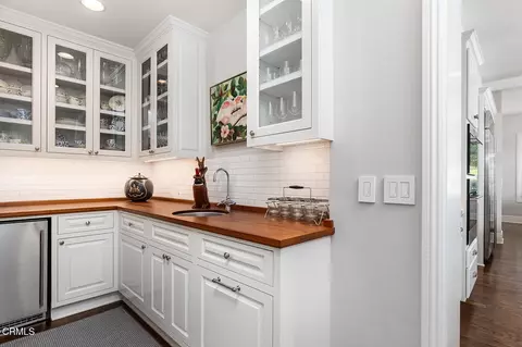 Kitchen - 1667 San Pasqual St, Pasadena, CA 91106 photo 1 of 5