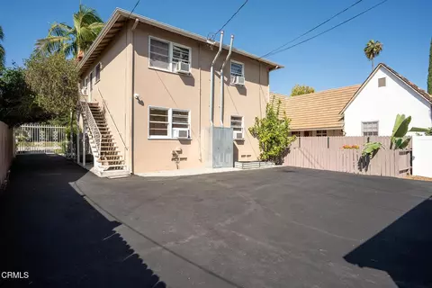 Exterior - 1946 E Villa St, Pasadena, CA 91107 photo 4 of 5