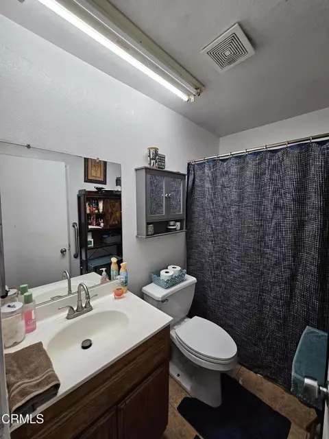 Bath - 420 E B St, Colton, CA 92324 photo 3 of 4