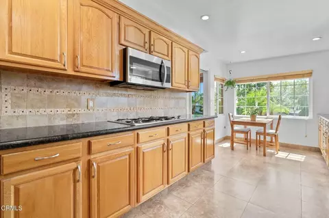 Kitchen - 923 Crestview Dr, Pasadena, CA 91107 photo 3 of 4