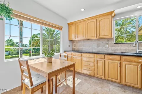 Kitchen - 923 Crestview Dr, Pasadena, CA 91107 photo 4 of 4