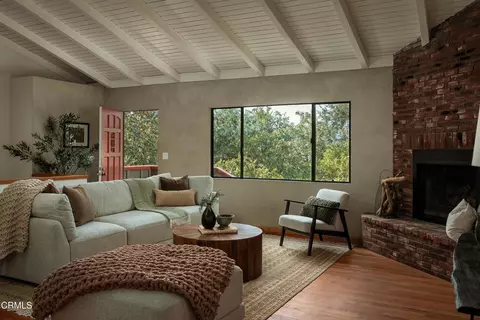 Living - 11049 Cardamine Dr, Tujunga, CA 91042 photo 3 of 5