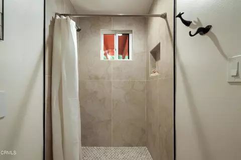 Bath - 11049 Cardamine Dr, Tujunga, CA 91042 photo 3 of 3