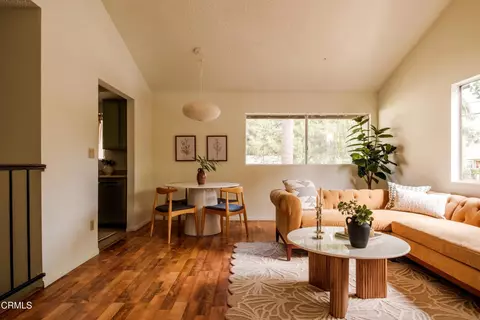 Living - 1101 N Summit Ave #1, Pasadena, CA 91103 photo 4 of 8