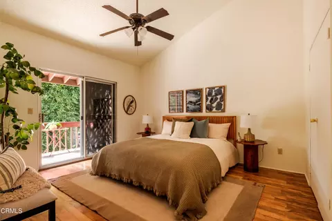 Bedroom - 1101 N Summit Ave #1, Pasadena, CA 91103 photo 3 of 5