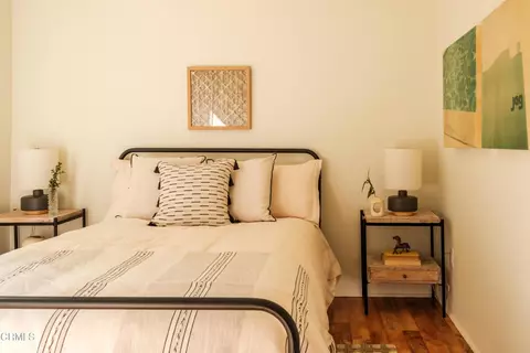 Bedroom - 1101 N Summit Ave #1, Pasadena, CA 91103 photo 2 of 5