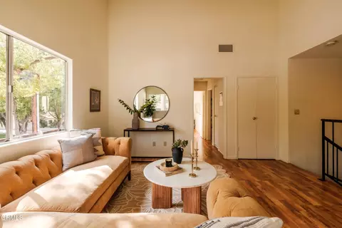 Living - 1101 N Summit Ave #1, Pasadena, CA 91103 photo 5 of 8
