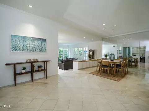 1260 S Beverly Glen Blvd #104, Los Angeles, CA 90024
