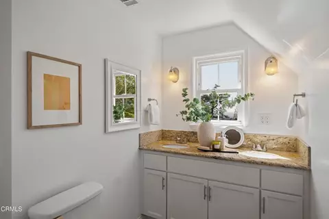 Bath - 3269 Summit Ave, Altadena, CA 91001 photo 1 of 3