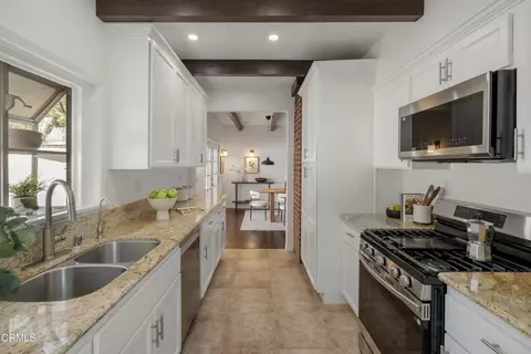 Kitchen - 3269 Summit Ave, Altadena, CA 91001 photo 1 of 4