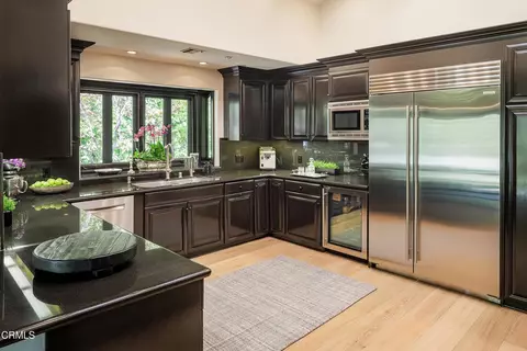 Kitchen - 1475 Rutherford Dr, Pasadena, CA 91103 photo 2 of 4