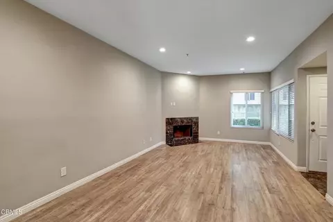 Living - 719 E Tujunga #D, Burbank, CA 91501 photo 5 of 8