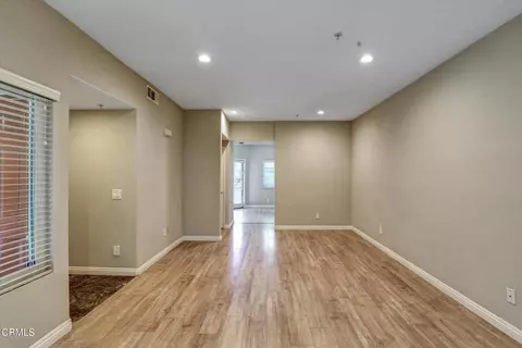Living - 719 E Tujunga #D, Burbank, CA 91501 photo 3 of 8