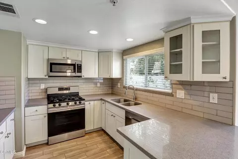 Kitchen - 719 E Tujunga #D, Burbank, CA 91501 photo 3 of 3
