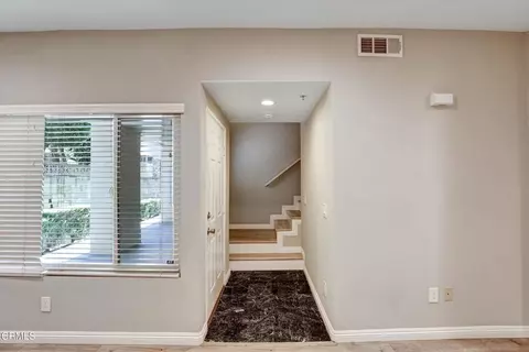 Entry Way - 719 E Tujunga #D, Burbank, CA 91501 photo 3 of 4