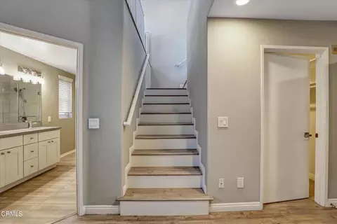Entry Way - 719 E Tujunga #D, Burbank, CA 91501 photo 4 of 4