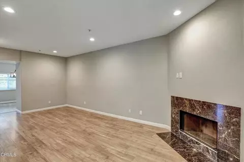 Living - 719 E Tujunga #D, Burbank, CA 91501 photo 2 of 8