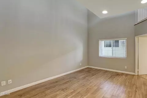 Living - 719 E Tujunga #D, Burbank, CA 91501 photo 6 of 8