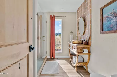 Bath - 1388 Fortuna Ave, Landers, CA 92285 photo 1 of 3