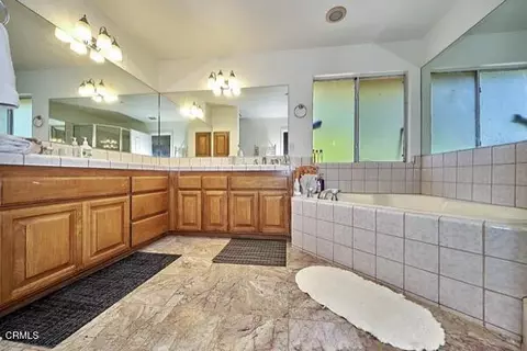 Bath - 9975 Custer Ave, Lucerne Valley, CA 92356 photo 2 of 2