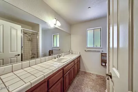 Bath - 9975 Custer Ave, Lucerne Valley, CA 92356 photo 1 of 2