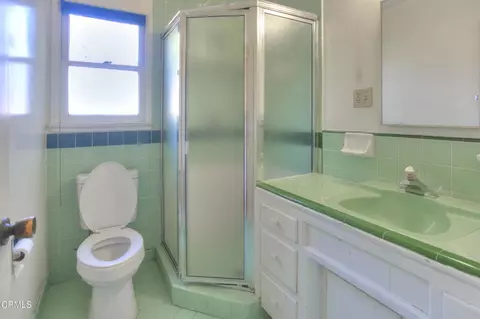 Bath - 6601 Valmont St, Tujunga, CA 91042 photo 1 of 3