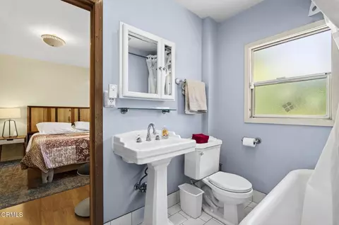 Bath - 4021 Liberty Ave N, Glendale, CA 91214 photo 1 of 4