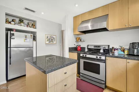 Kitchen - 4021 Liberty Ave N, Glendale, CA 91214 photo 2 of 3