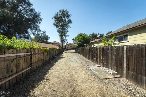 Exterior - 4021 Liberty Ave N, Glendale, CA 91214 photo 20 of 22