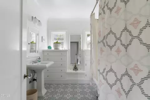 Bath - 2816 E 3rd St, Long Beach, CA 90814 photo 1 of 4