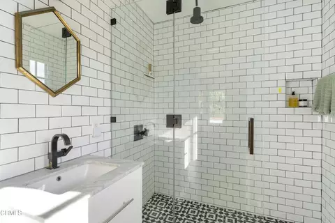 Bath - 2816 E 3rd St, Long Beach, CA 90814 photo 2 of 4