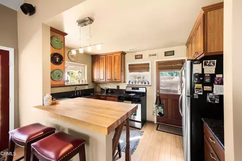 Kitchen - 7669 Airlie Dr, Tujunga, CA 91042 photo 1 of 5