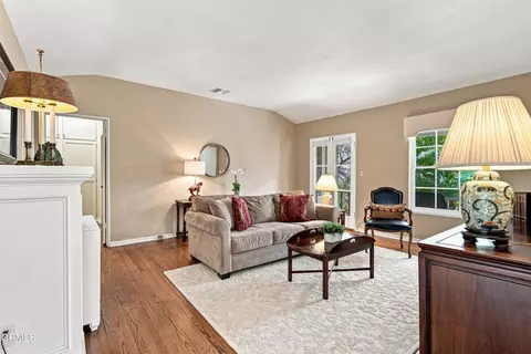 Living - 433 S Madison Ave, Pasadena, CA 91101 photo 1 of 3