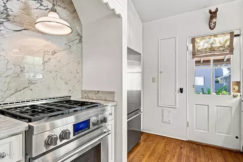 Kitchen - 433 S Madison Ave, Pasadena, CA 91101 photo 1 of 3