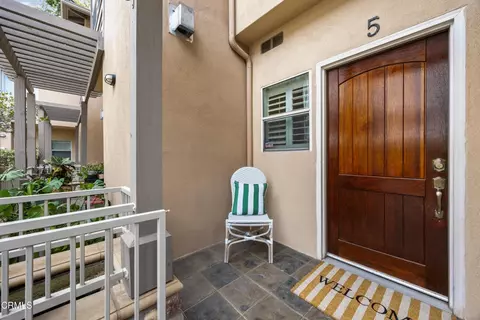 Exterior - 690 S Marengo Ave #5, Pasadena, CA 91106 photo 5 of 9